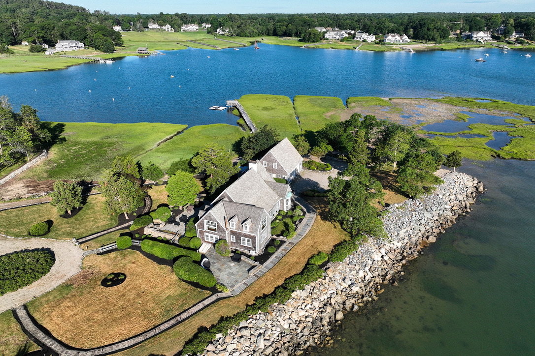 Duxbury Mansion aerial view